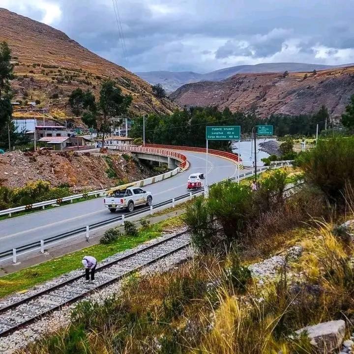 فندق Hospedaje Monaco - Jauja Airport المظهر الخارجي الصورة